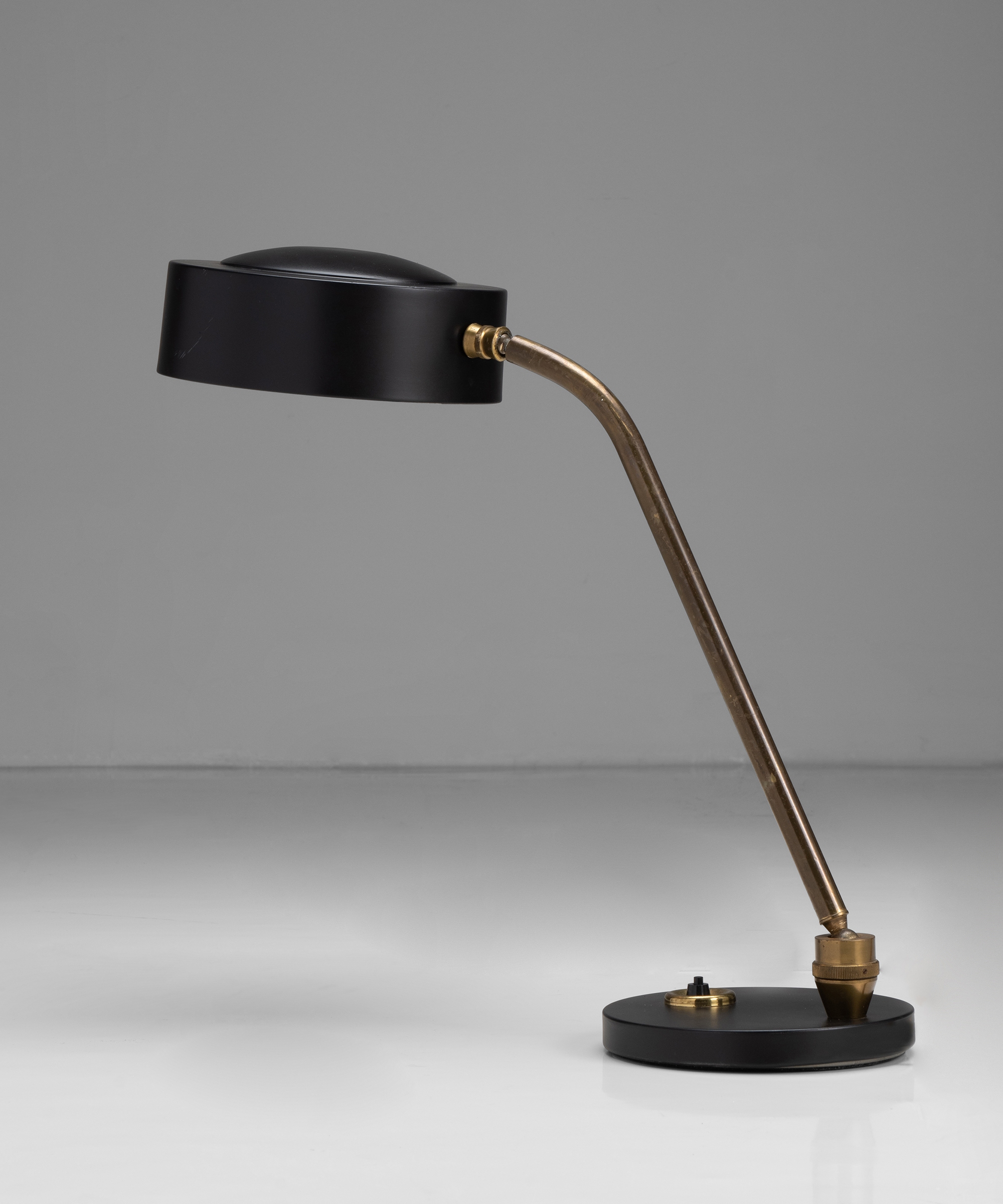 Articulating Desk Lamp by Charlotte Perriand Obsolete